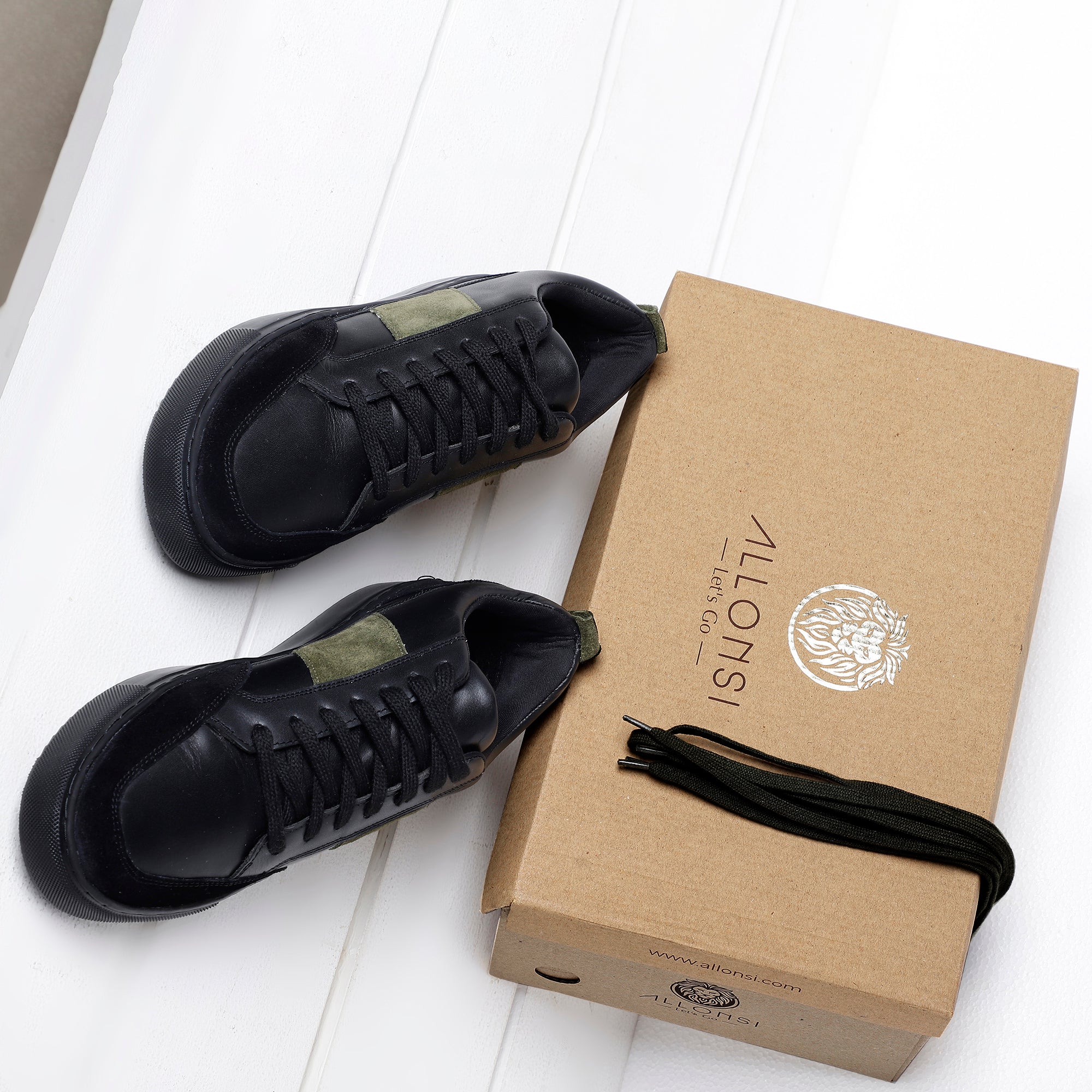 Kayden Leather Sports Sneakers